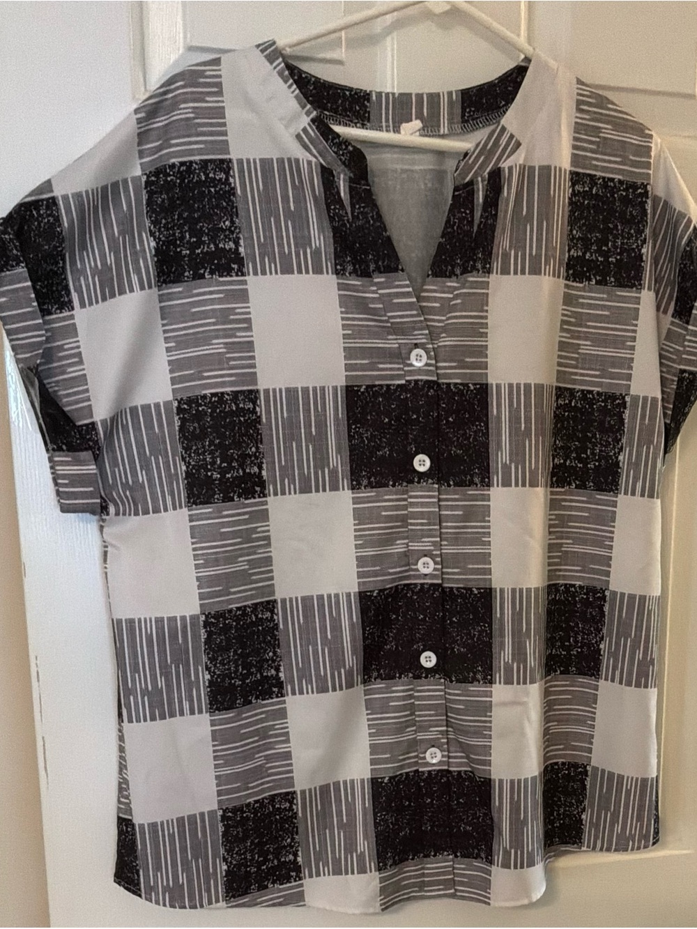 Women’s Black & White Check Casual Button-Front Shirt